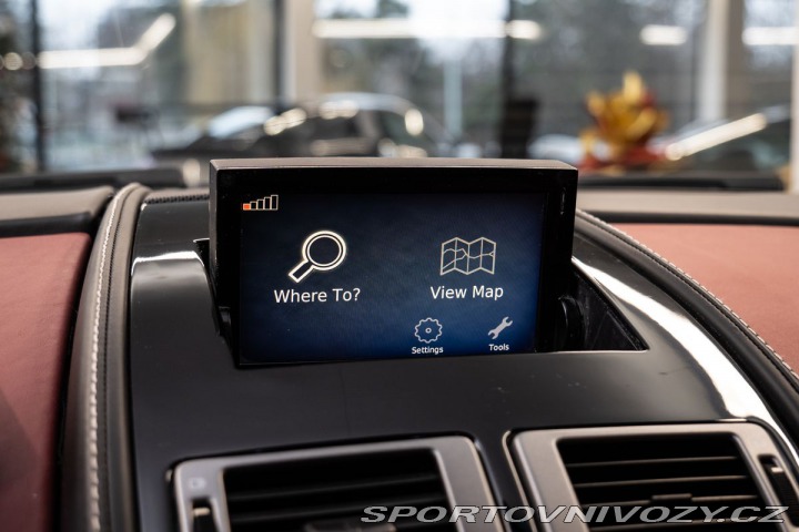 Aston Martin Vantage S 2012