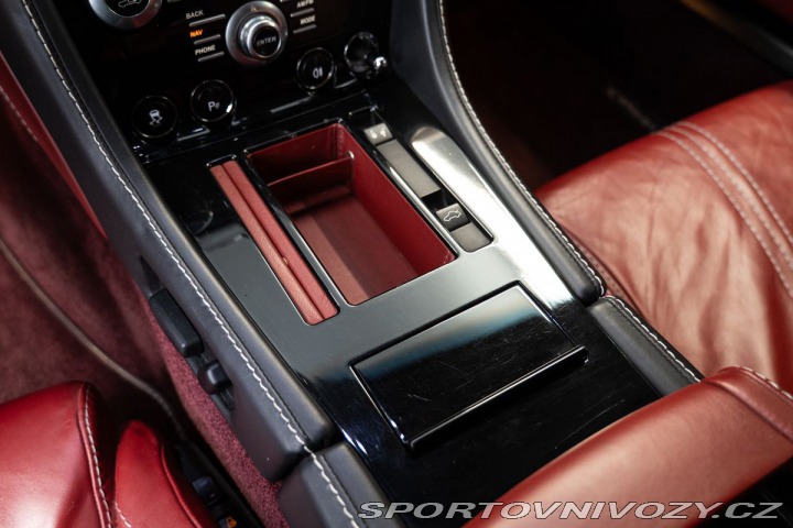 Aston Martin Vantage S 1800