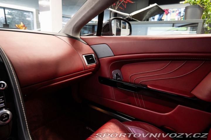 Aston Martin Vantage S 1800