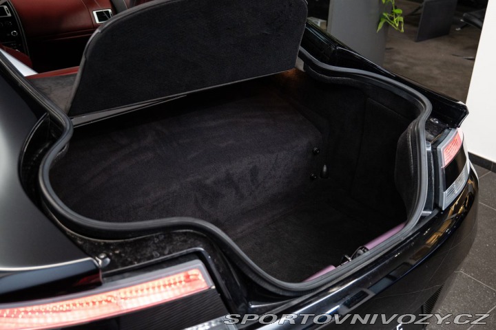 Aston Martin Vantage S 1800