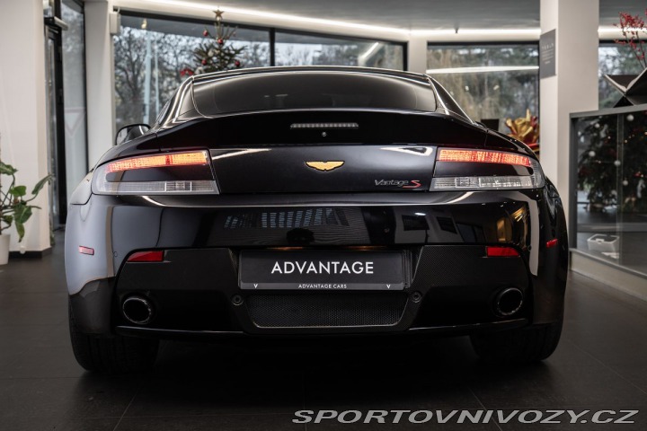 Aston Martin Vantage S 2012