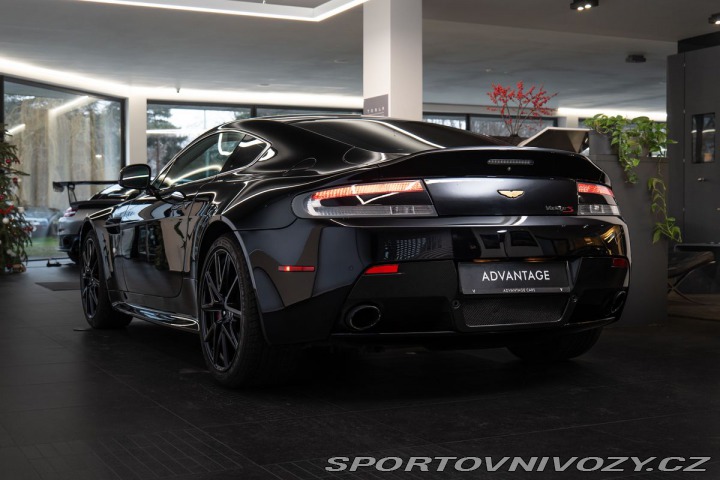 Aston Martin Vantage S 1800