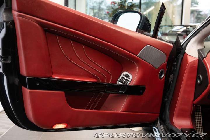 Aston Martin Vantage S 1800