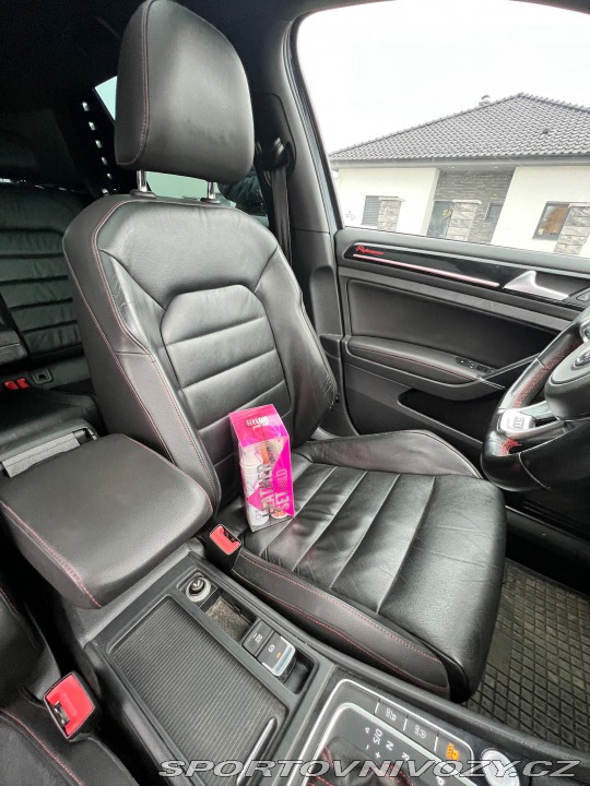 Volkswagen Golf  2014