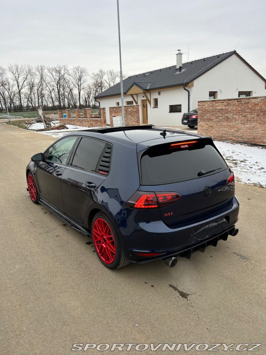 Volkswagen Golf  2014