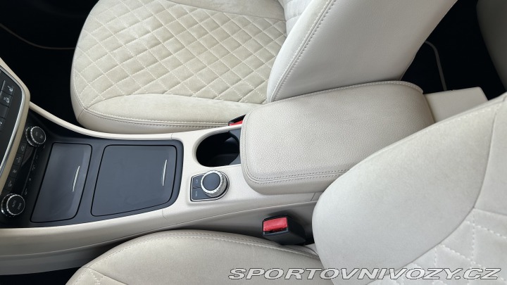 Mercedes-Benz Ostatní modely GLA 250 4MATIC 2015