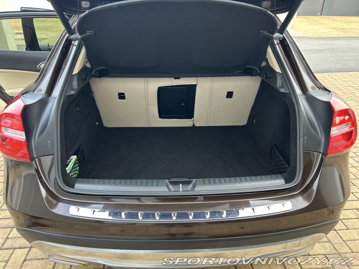 Mercedes-Benz Ostatní modely GLA 250 4MATIC 2015