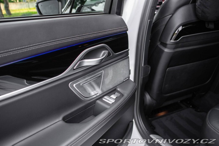 BMW 7 750d xDrive A/T 2019