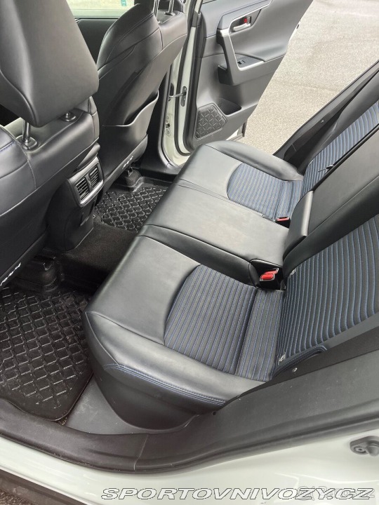 Toyota Ostatní modely RAV4 2,5   Hybrid 4x4 2020
