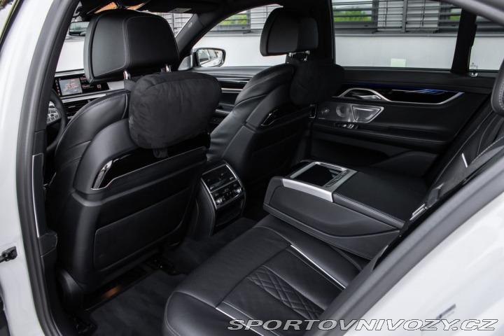 BMW 7 750d xDrive A/T 2019