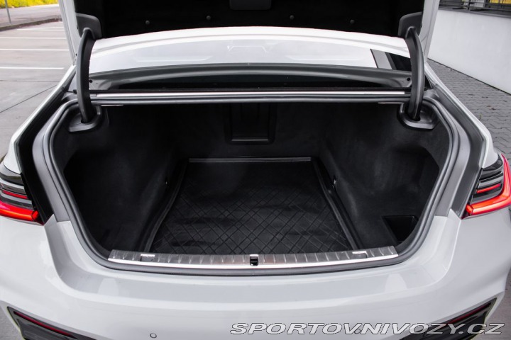 BMW 7 750d xDrive A/T 2019