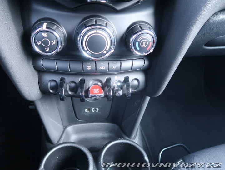 Mini One One First 2018