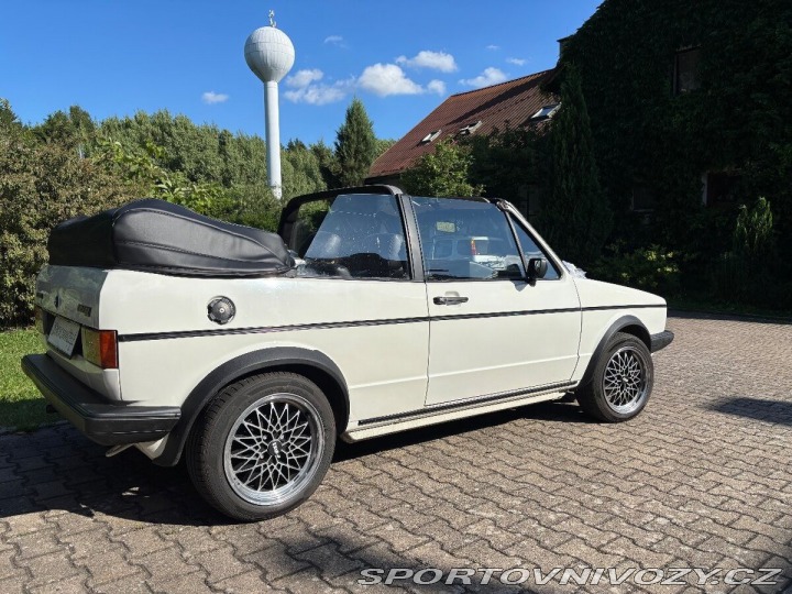 Volkswagen Golf 1,8   benzín 66 kw 1800