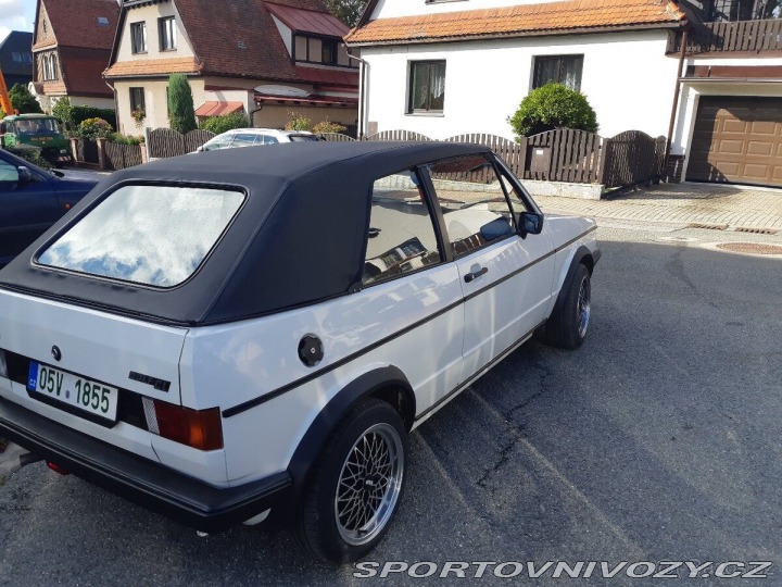 Volkswagen Golf 1,8   benzín 66 kw 1800
