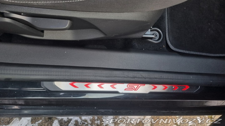 Ford Fiesta ST performance 2015