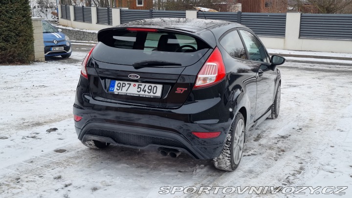 Ford Fiesta ST performance 2015