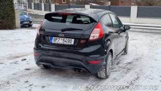 Ford Fiesta ST performance 2015