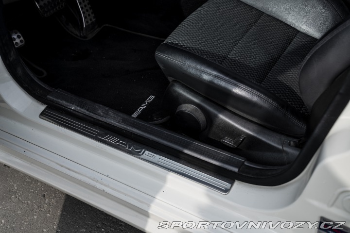 Mercedes-Benz C C63 AMG Performance Pack 2010