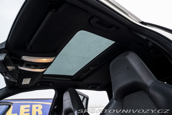 Mercedes-Benz C C63 AMG Performance Pack 2010