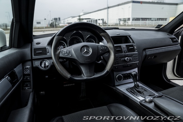 Mercedes-Benz C C63 AMG Performance Pack 2010