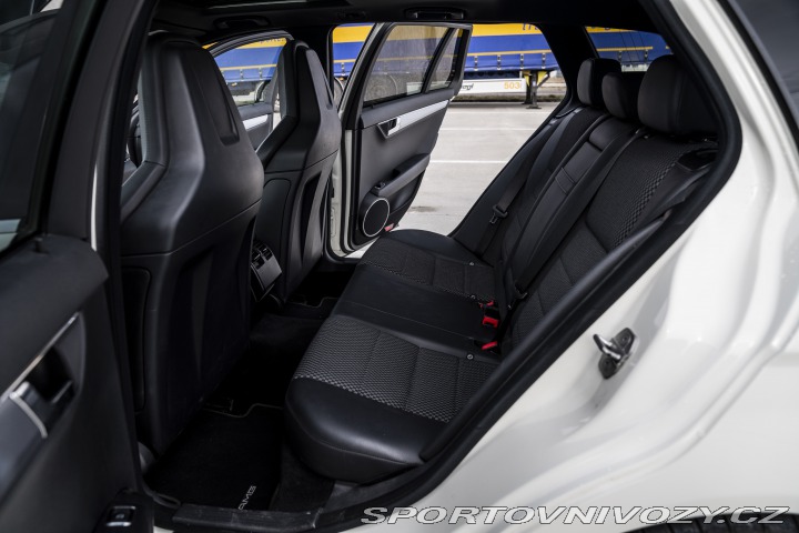 Mercedes-Benz C C63 AMG Performance Pack 2010