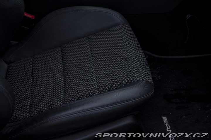 Mercedes-Benz C C63 AMG Performance Pack 2010