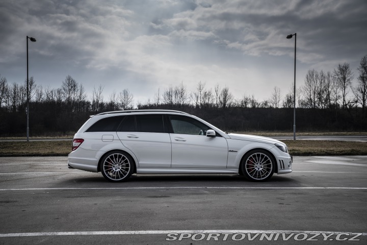 Mercedes-Benz C C63 AMG Performance Pack 2010