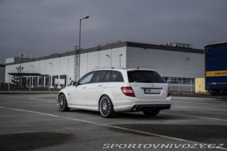 Mercedes-Benz C C63 AMG Performance Pack 2010