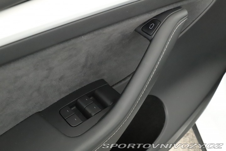 Tesla Model Y Long Range AWD 75kWh 2021