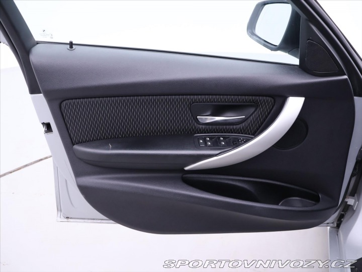 BMW 3 3,0 330d 190kW Sport M-Pa 2012