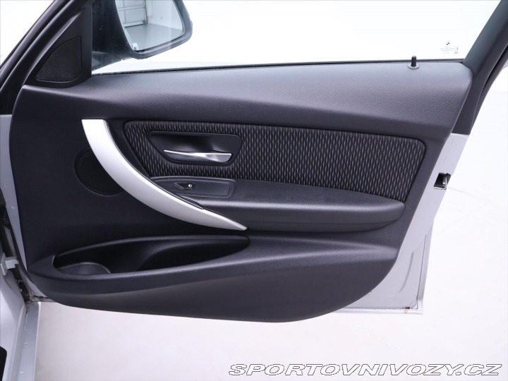 BMW 3 3,0 330d 190kW Sport M-Pa 2012