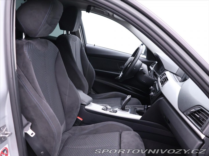 BMW 3 3,0 330d 190kW Sport M-Pa 2012