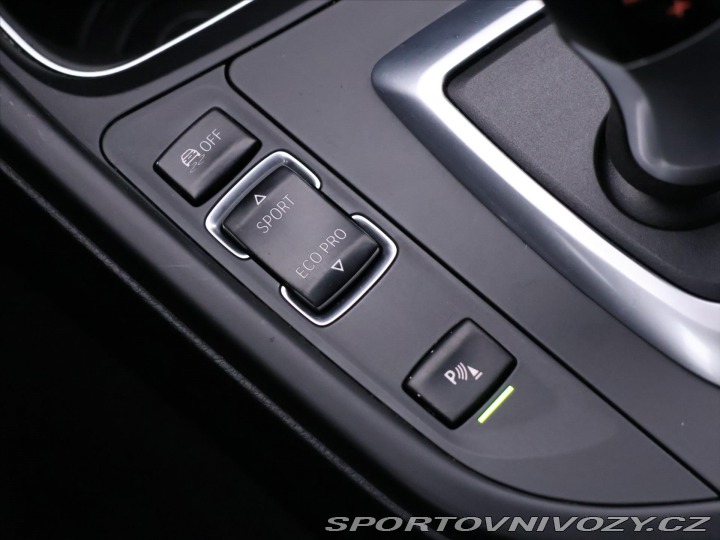 BMW 3 3,0 330d 190kW Sport M-Pa 2012