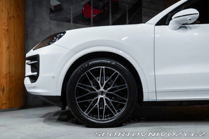 Porsche Cayenne PANO, HD-MATRIX, INNO, VÝ 2025