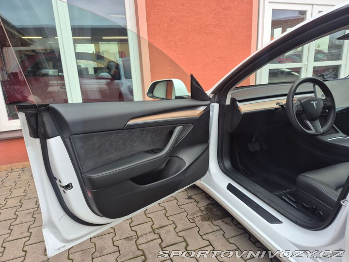 Tesla Model 3 Long Range Dual Motor 366 2021