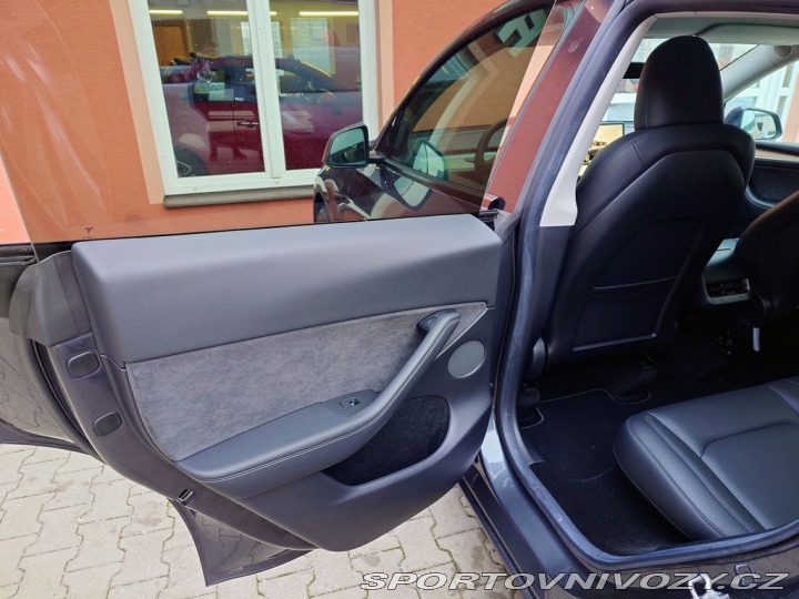 Tesla Model Y Long Range Dual Motor 378 2022