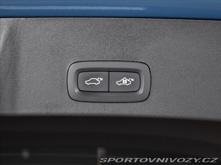 Volvo Ostatní modely EX40 0,0 TWIN MOTOR PLUS 2025