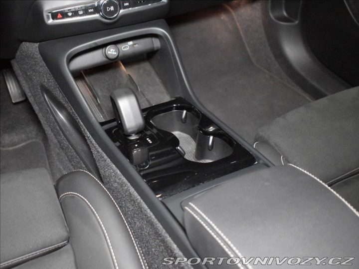 Volvo Ostatní modely EX40 0,0 TWIN MOTOR PLUS 2025