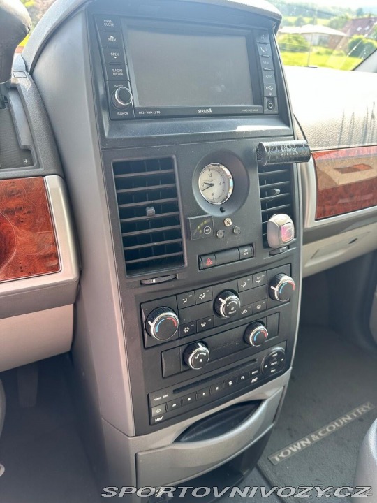 Chrysler Ostatní modely Town & Country 3,8   V6 148Kw BENZIN+LPG 2007