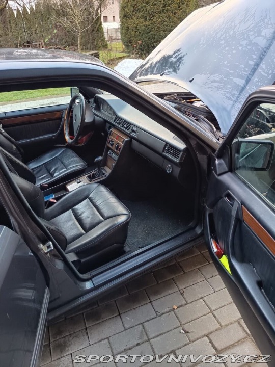 Mercedes-Benz Ostatní modely W124 300D 1800