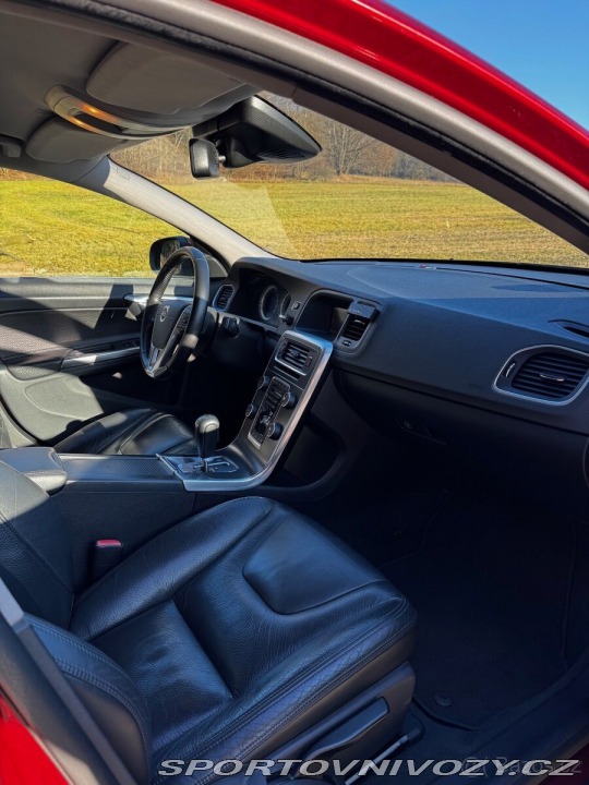 Volvo S60 2,0 2010, 120 kW, 169 0 2010