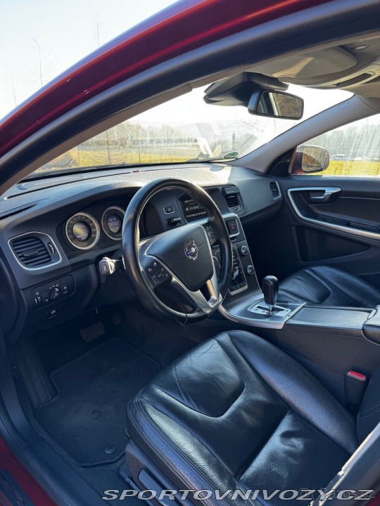 Volvo S60 2,0 2010, 120 kW, 169 0 2010