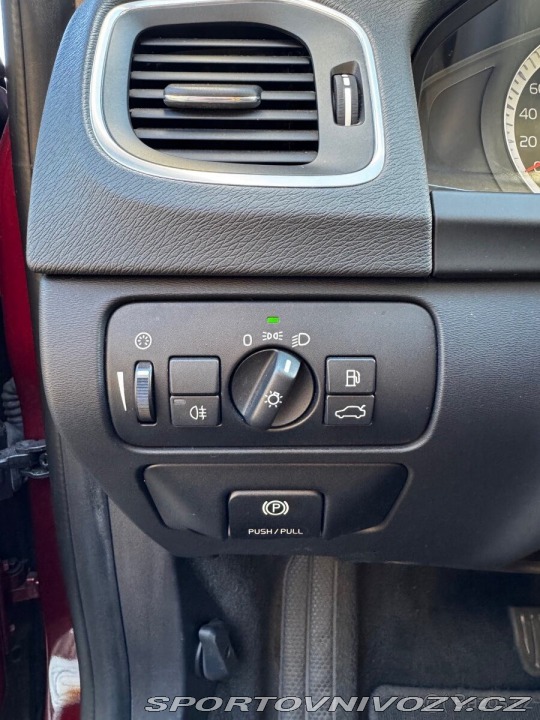 Volvo S60 2,0   2010, 120 kW, 169 0 2010