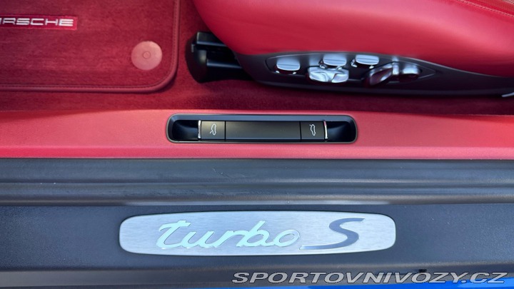 Porsche 911 Turbo S 2013