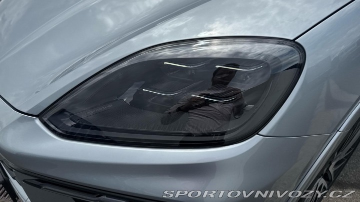 Porsche Cayenne E-Hybrid 2024