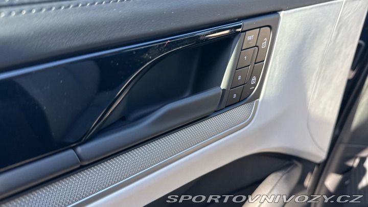 Porsche Cayenne E-Hybrid Coupé 2025