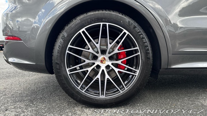 Porsche Cayenne S E-Hybrid 2025