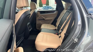 Porsche Cayenne S E-Hybrid 2025