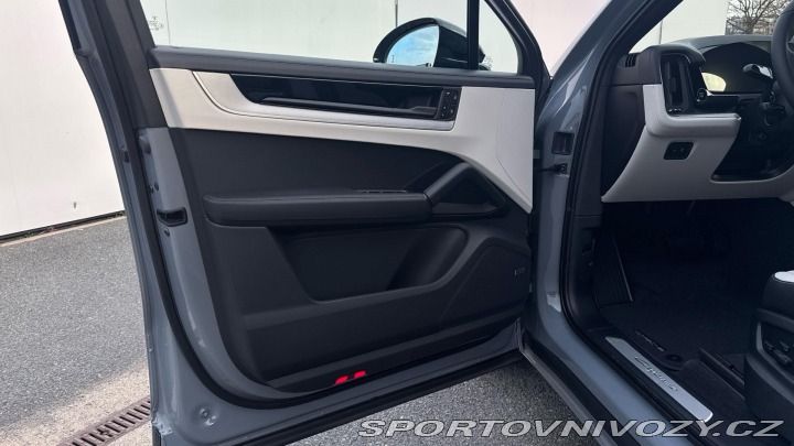 Porsche Cayenne Coupé 2025