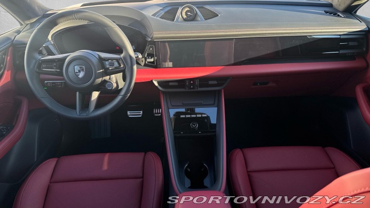 Porsche Macan Turbo 2025